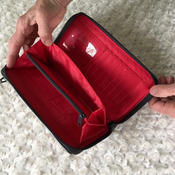 🎉HP🎉 New Vera Bradley Cheery Blossoms Zip Around Wallet - Picture 4 of 5